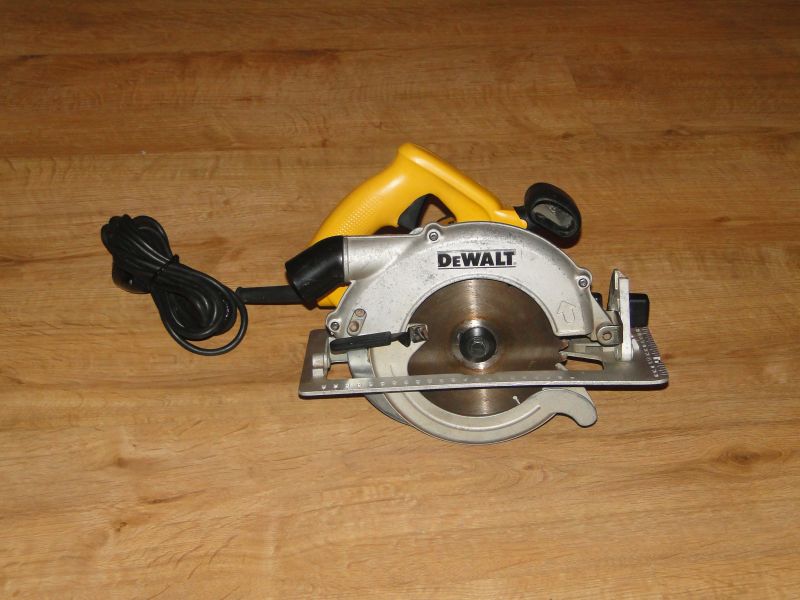 Pilarka tarczowa piła DEWALT D 23550 GB Germany