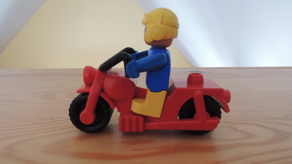 Lego Duplo Czerwony motocykl z kierowcą