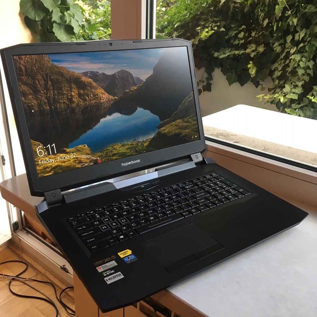 Hyperbook X77VR2 4K i7-7700K GTX1070 32RAM 512SSD