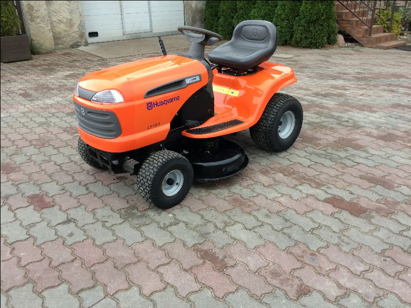 KOSIARKA TRAKTOREK HUSQVARNA LT151 mało używana
