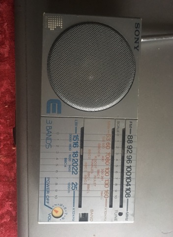 Radio tranzystorowe Sony ICF-22L
