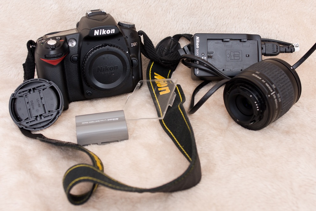 Nikon D90 Nikkor 28-80 1:3,3-5,6G, 11 tys przebieg