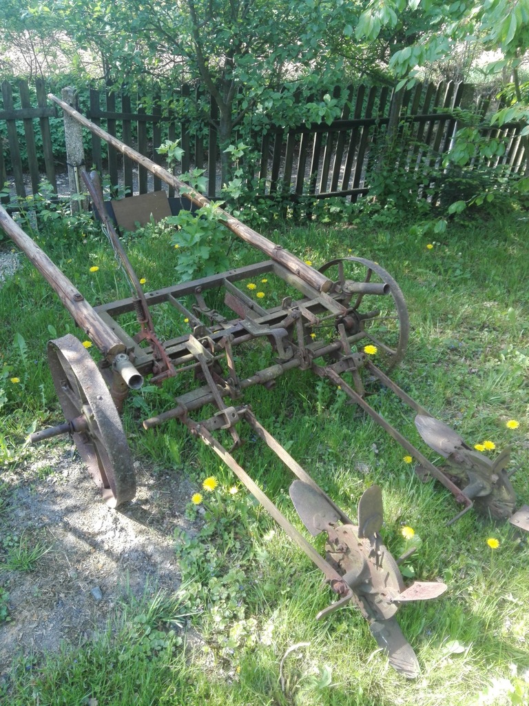 STARA MASZYNA ROLNICZA - dołownik do ziemniaków