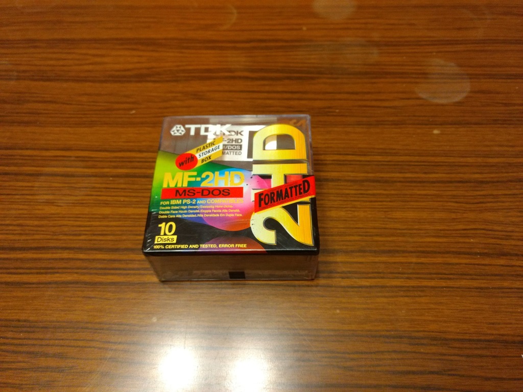Dyskeitki 3,5" TDK HD w plastikowym pudełku