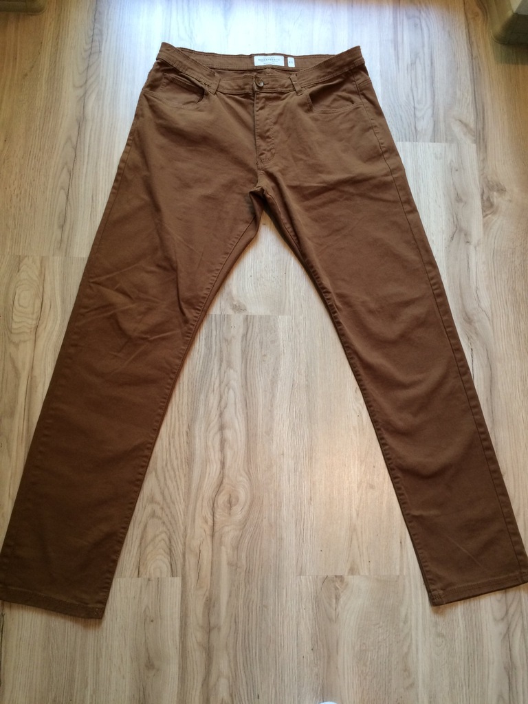 Męskie spodnie Reserved  W33