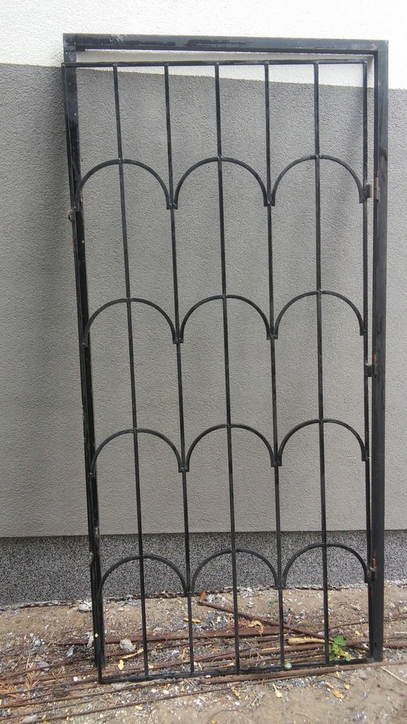 Krata zabezpieczająca do drzwi z demontażu