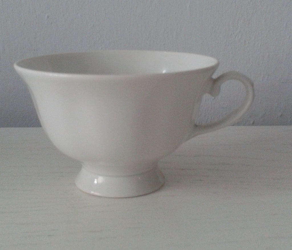 Filiżanka porcelanowa do białej kawy, herbaty