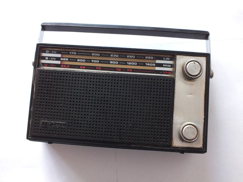 RADIO UNITRA ELTARA STAN DOBRY NIEPOŁAMANE KONIN !