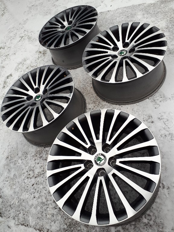 Oryginał SIRIUS 18 skoda octavia superb RS vw seat