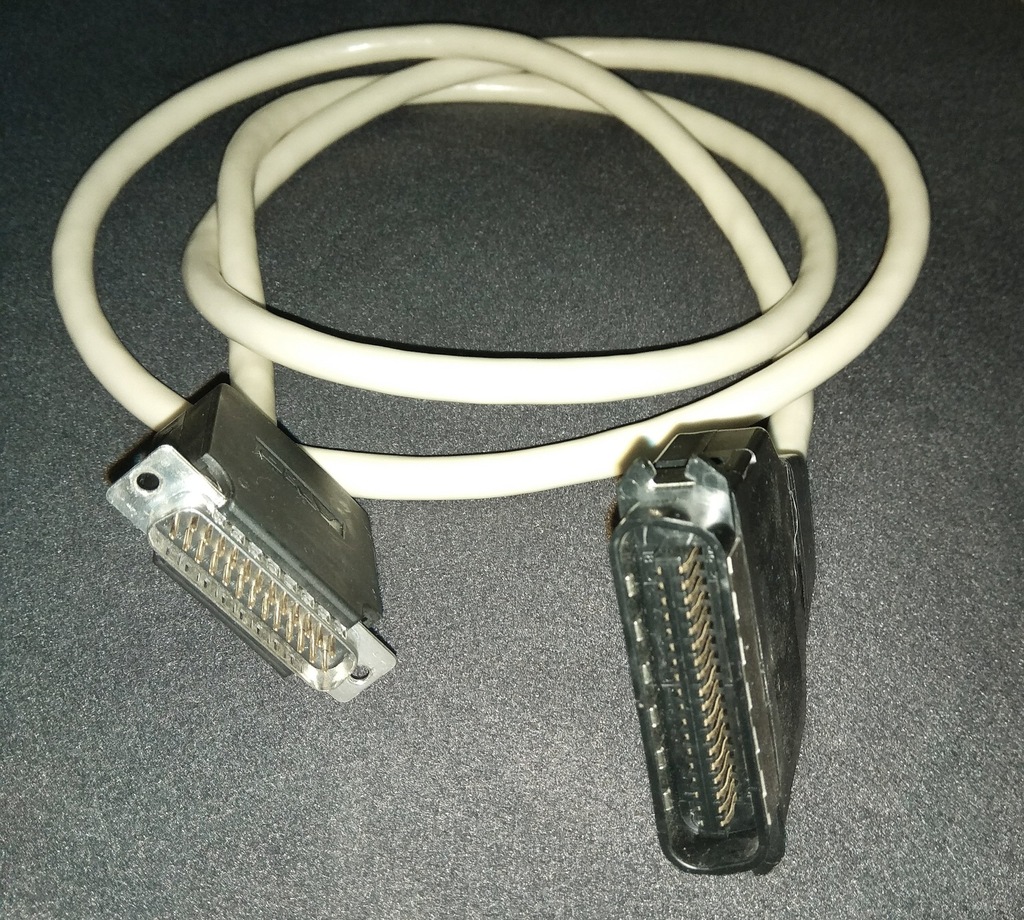 Stary kabel AMP komputer retro drukarka monitor