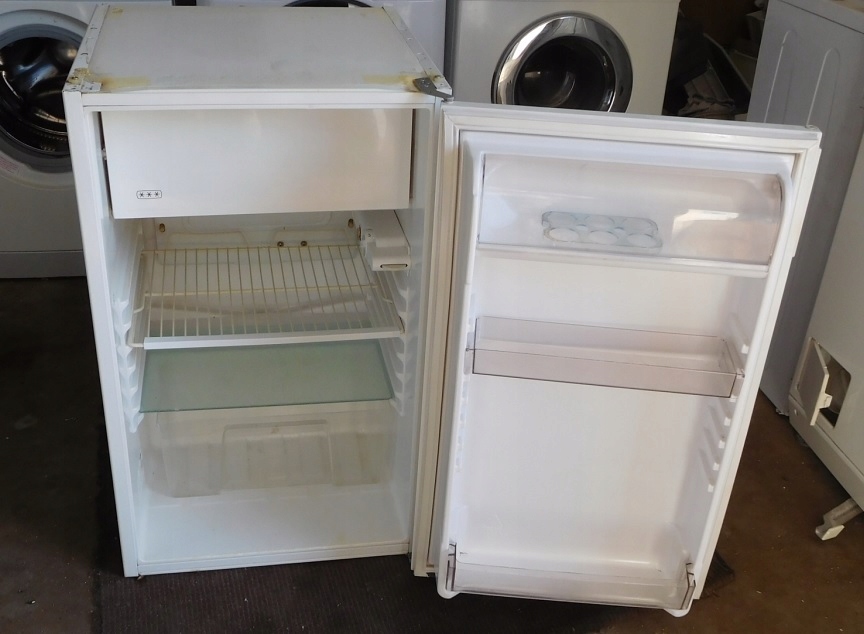 MAŁA LODÓWKA-CHLODZIARKA- ZANUSSI 82 H