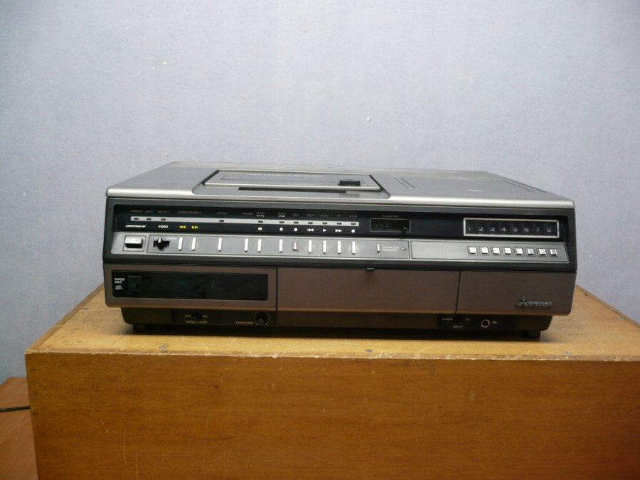 MITSUBISHI HS-300E - KOLEKCJONERSKI MAGNETOWID VHS