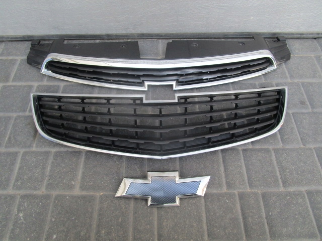 GRILL CHEVROLET CRUZE KOMPLETNY