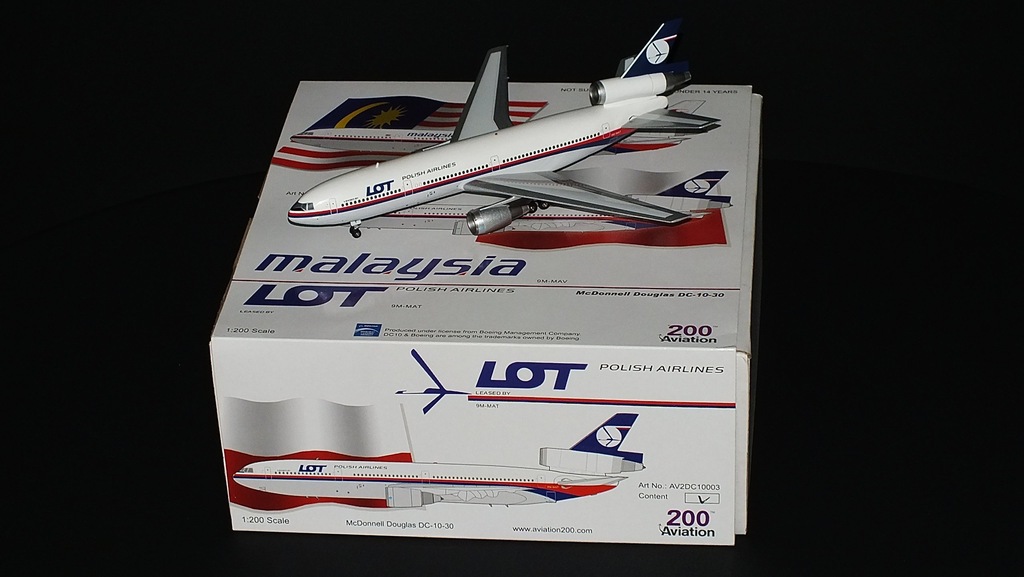 Douglas DC-10 PLL LOT 1/200 AVIATION200 9M-MAT