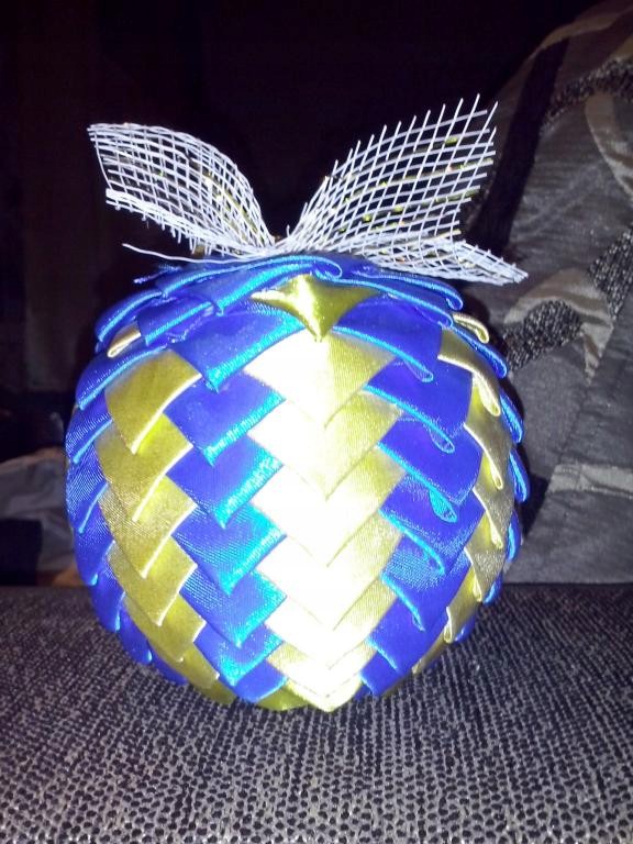 BOMBKI Z TASIEMKI RĘCZNIE ROBIONE 12 cm