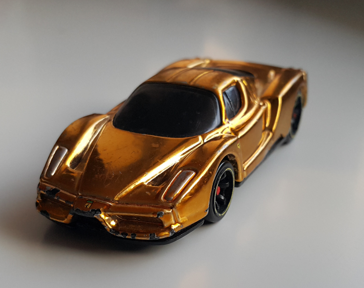HIT Hot Wheels Złote Ferrari ENZO rocznica 60 lat