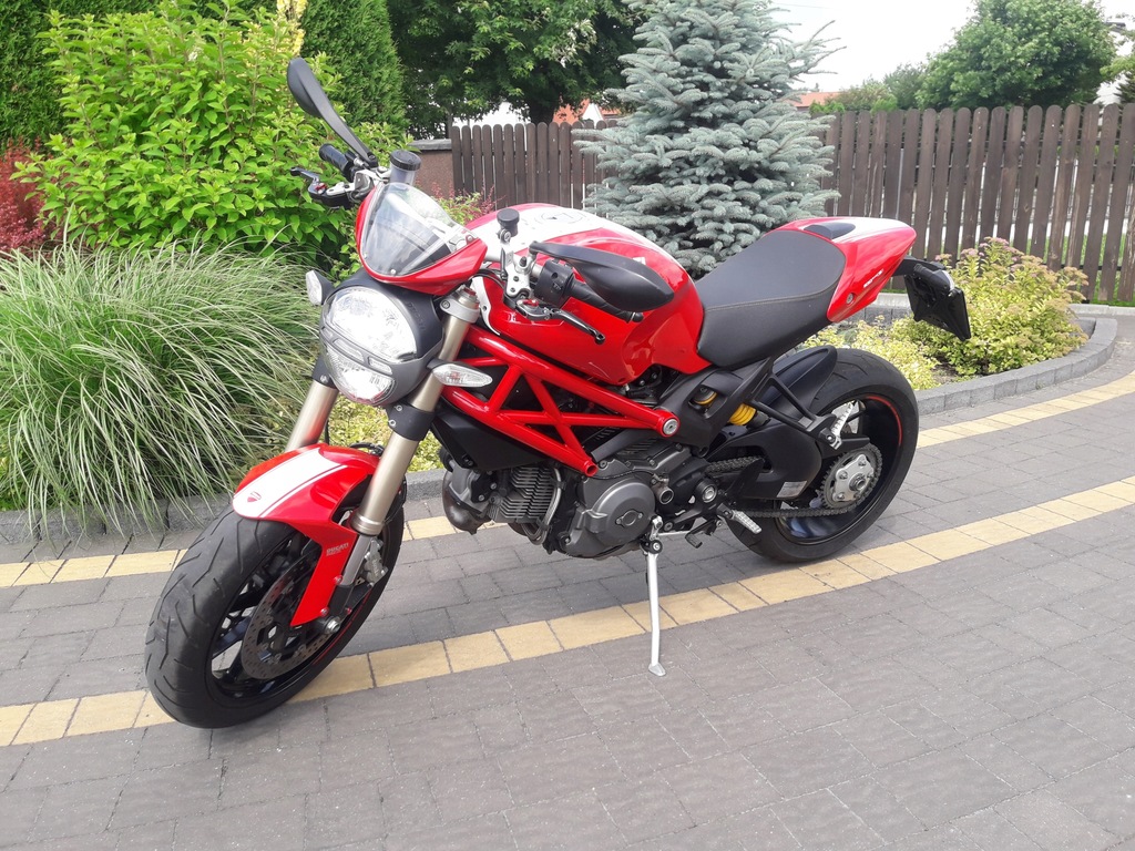 Ducati Monster 1100 EVO_ 8.600km_ Nowy aku_2012r