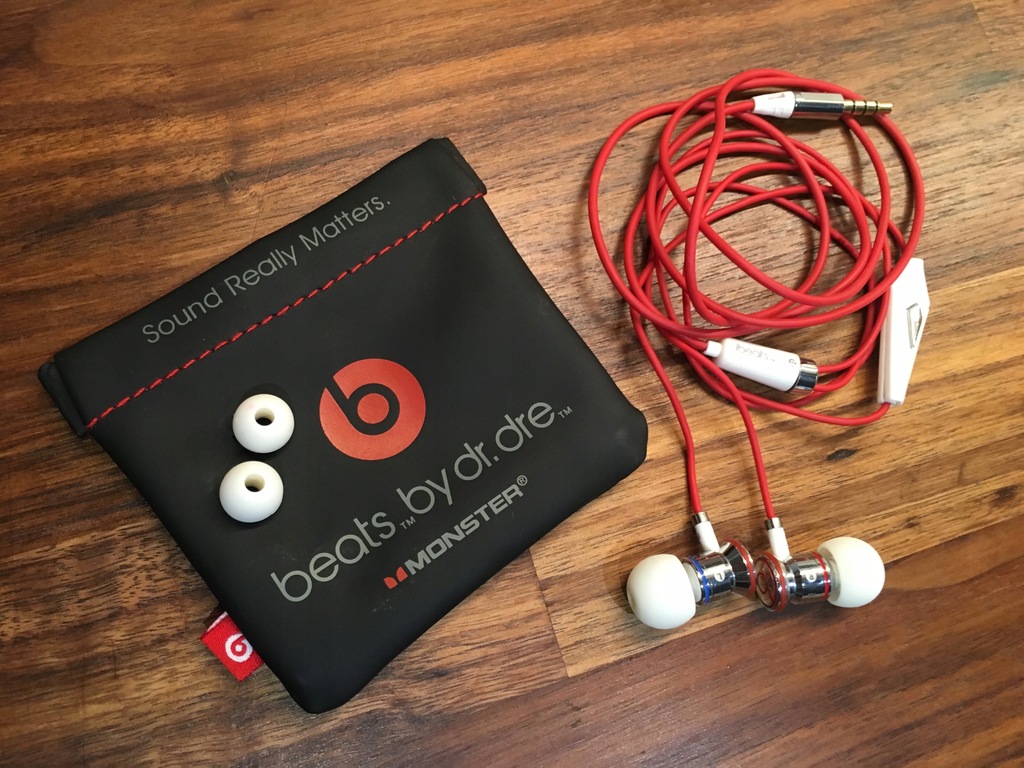 iBeats Monster in-ear ControlTalk by Dr. Dre
