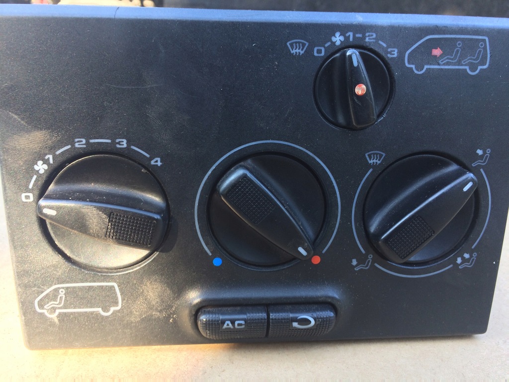 VW T4 MULTIVAN PANEL NAWIEWU USZKODZONY+ PÓŁKA