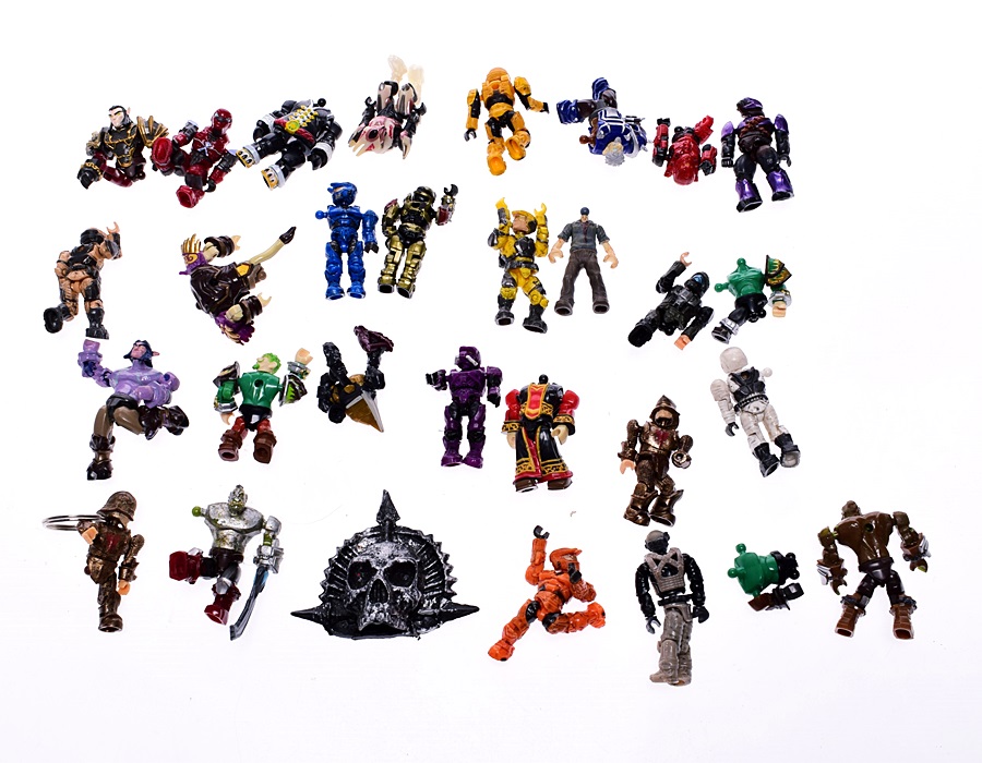 5122-62 ...... i#u FIGURKI KOSMICZNI WOJOWNICY 5CM