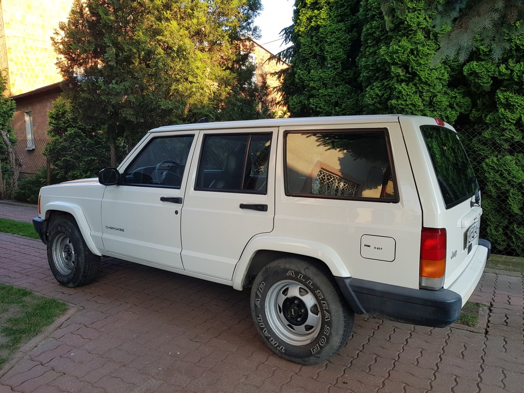 JEEP CHEROKEE