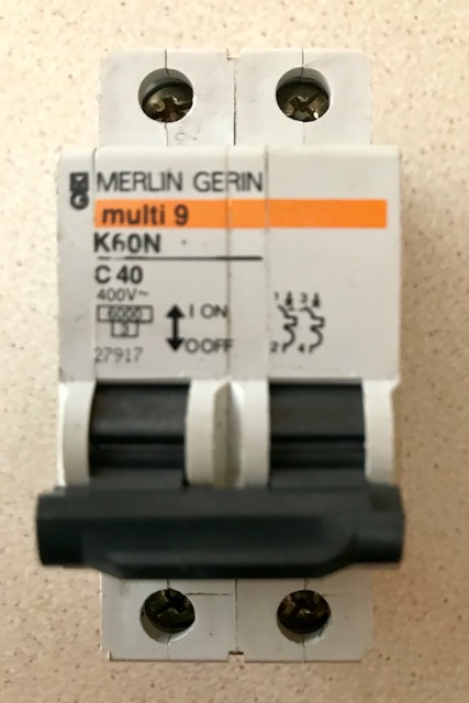 WYŁĄCZNIK MERLIN GERIN multi 9 K60N C40 - 15 szt.