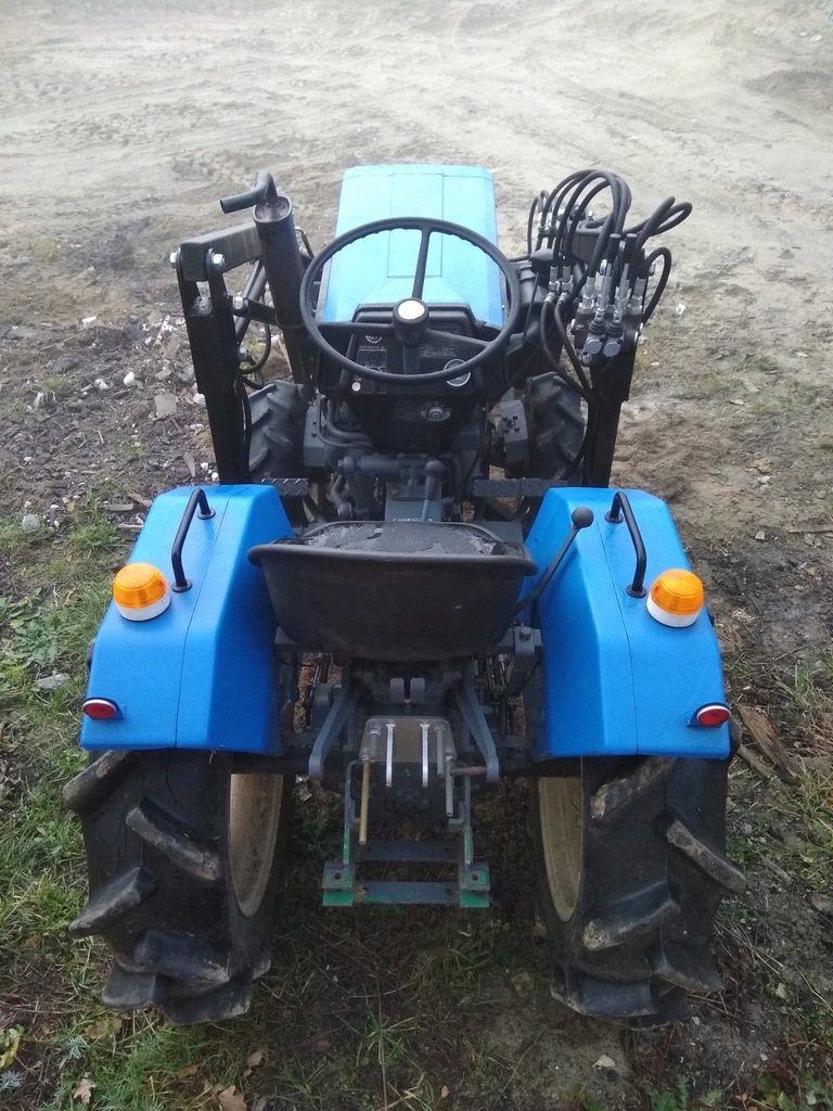 Mini traktor japoński Suzue 1803D z turem