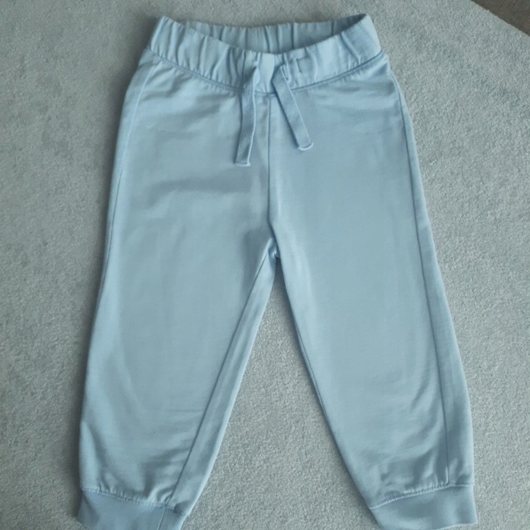 Spodenki spodnie dresowe C&A rozmiar 86