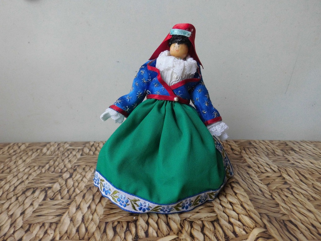 Lalka w stroju ludowym Cepelia