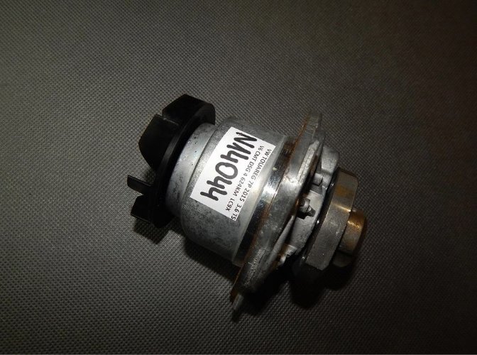 VW TOUAREG 7P WATER PUMP 022121019A