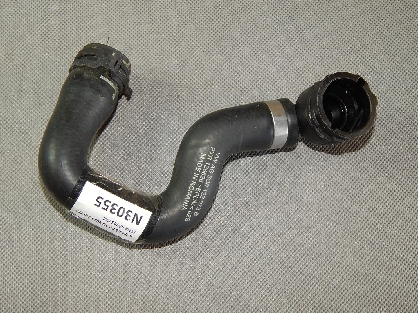 AUDI A3 8V PIPE HOSE WATER HOSE 5Q0122073B