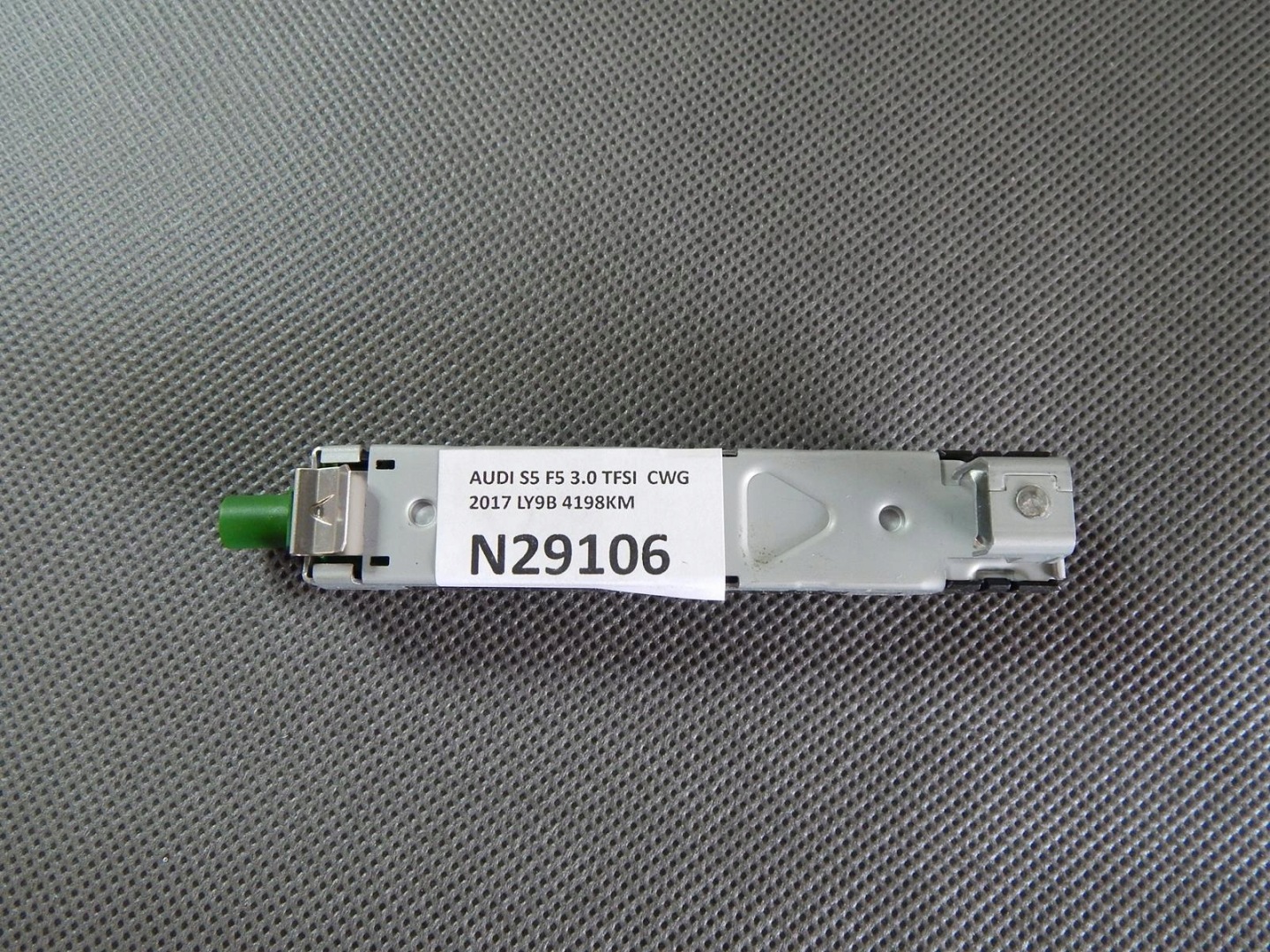 AUDI S5 F5 antenna amplifier 8W0035225B