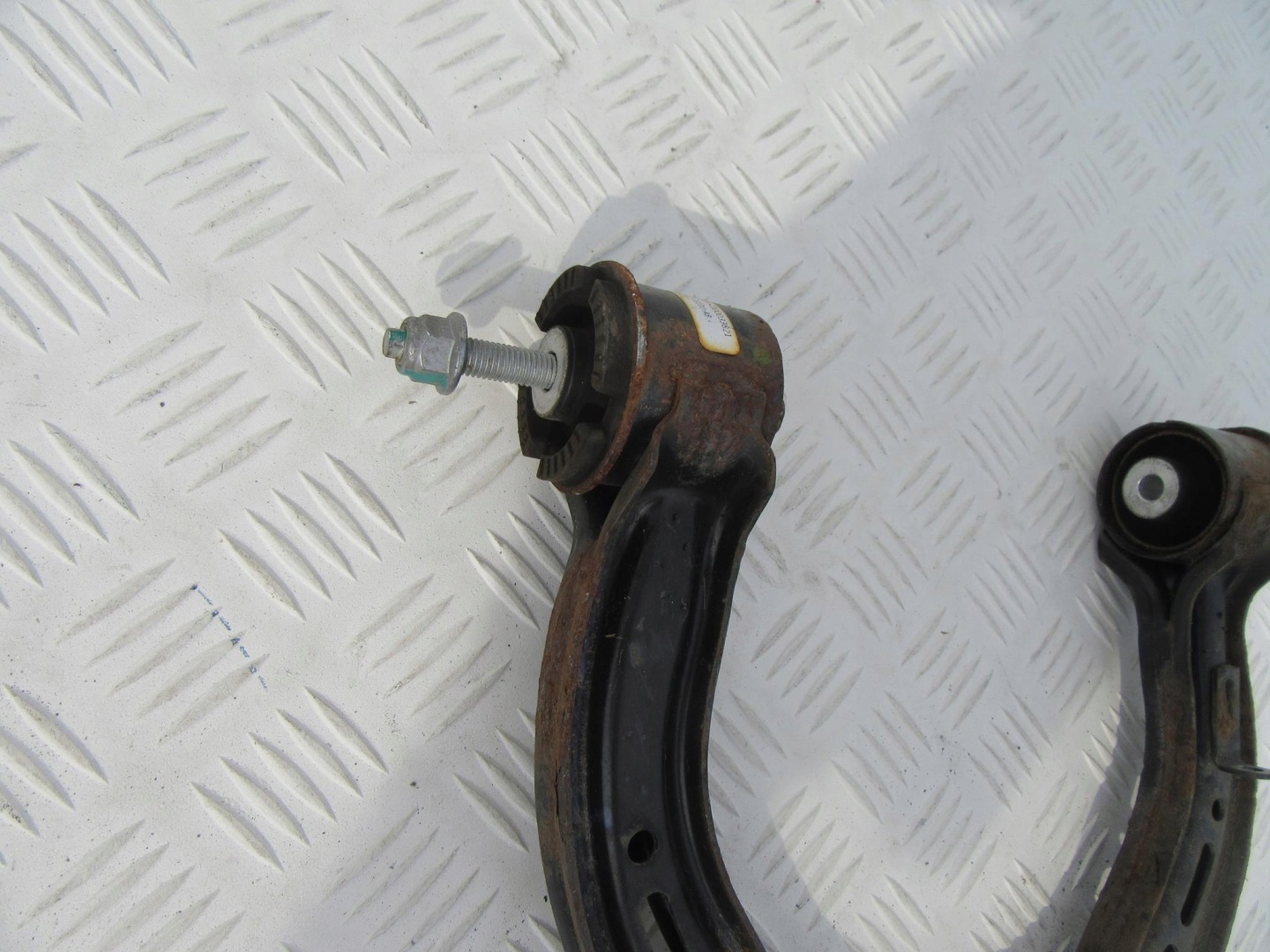 TESLA S arm front right 6008930-00-A