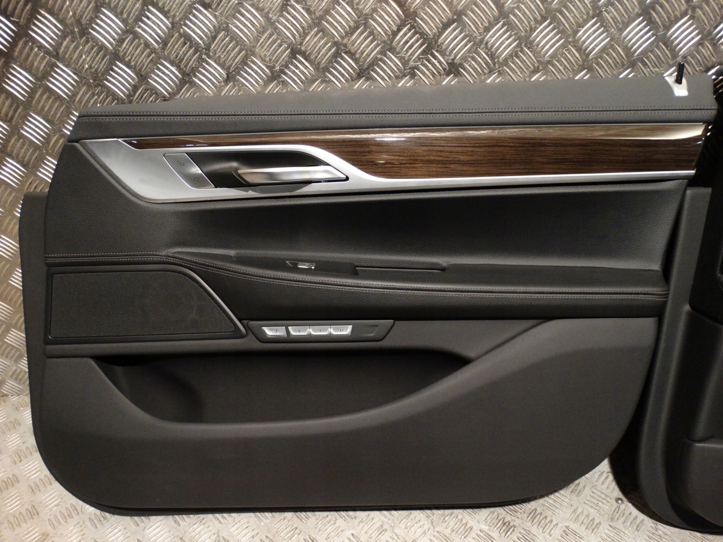 IDEALNY side door PRZEDNICH right BMW G11 G12 1