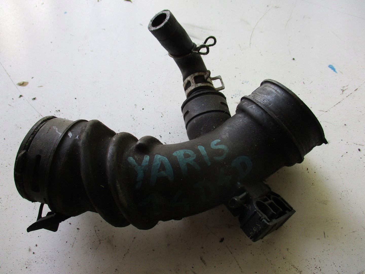 hose pipe TOYOTA YARIS 1,4D4D 17882-33010