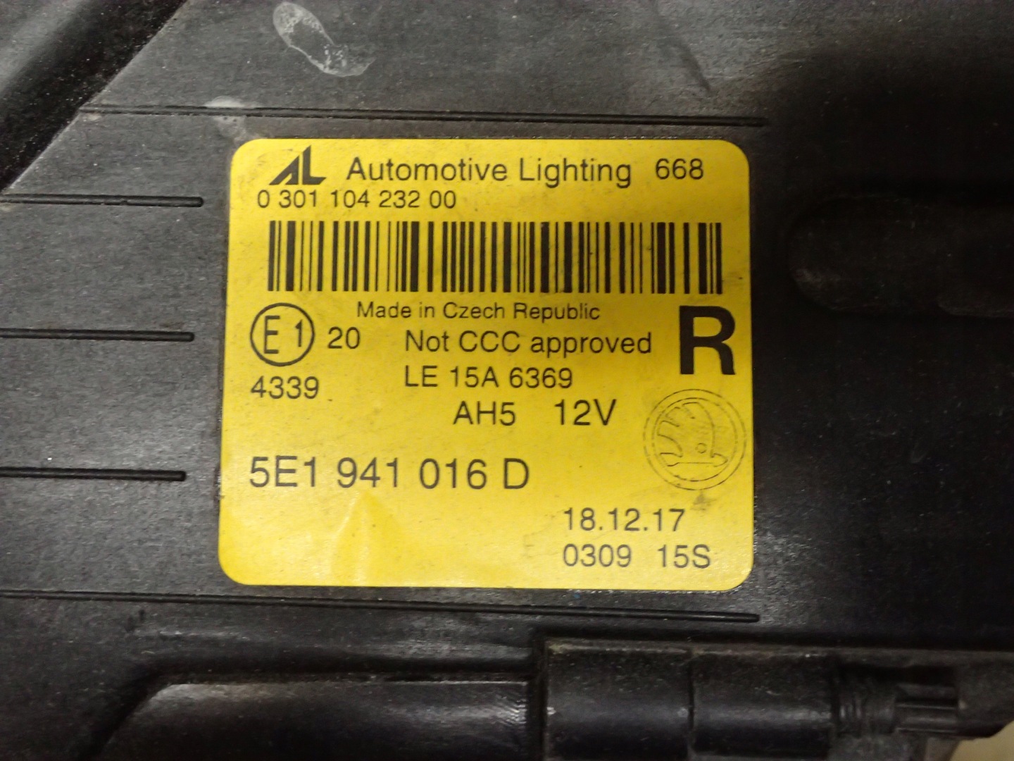 LIGHT FRONT RIGHT SKODA OCTAVIA III 3 LIFT FULL LE