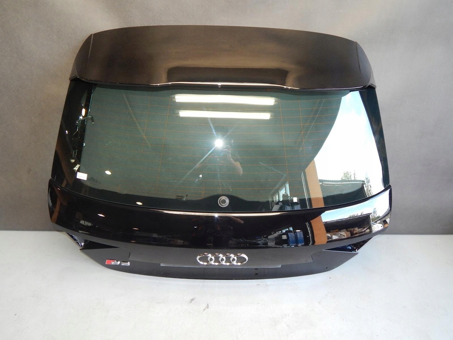 AUDI S3 8V 3-door boot door LY9B window