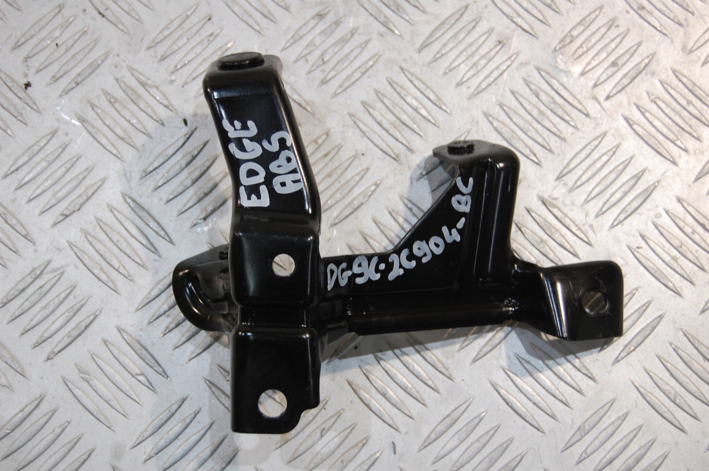 STÜTZE POMPY ABS FORD EDGE MK2 II DG9C-2C904-BC