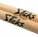 На сцене барабанные палочки STICKS 5A Wood