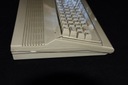 Kryt pre Commodore 64 C - továrensky nový! Hmotnosť (s balením) 0.6 kg