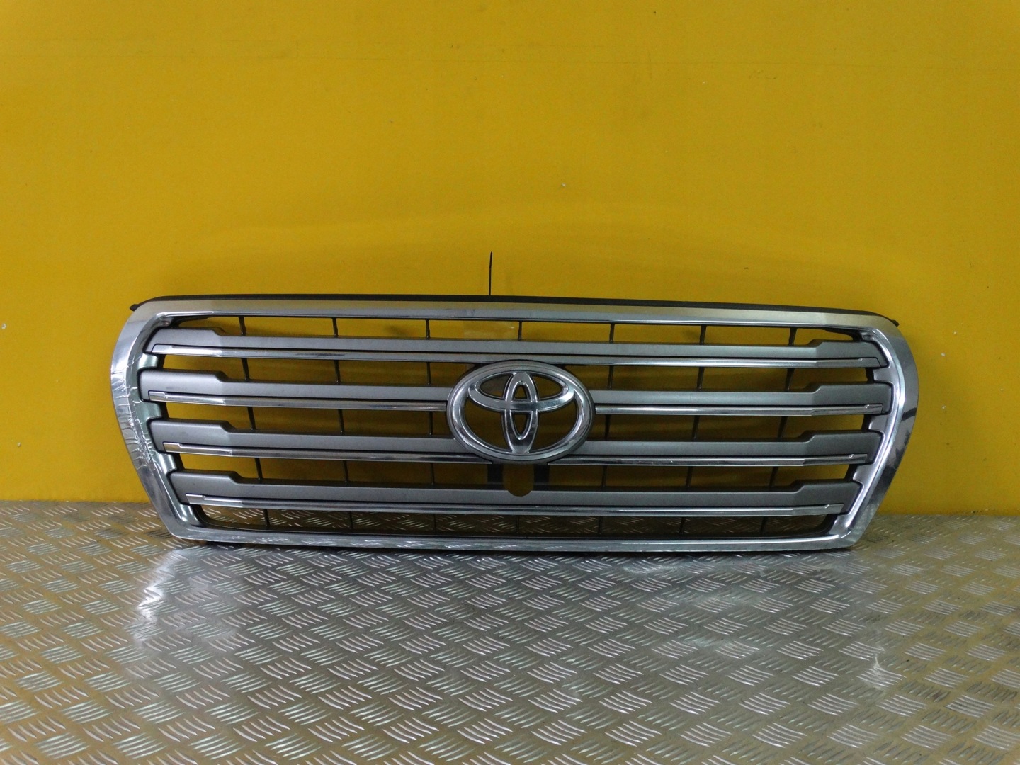 Toyota Land Cruiser J8/J10/J20 J8 Kühlergrill FRONTGRILL Kühlergitter - Thumbnail 1