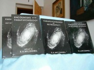 McCONNELL PARAPSYCHOLOGIA 4T. 1982 ANG. ŁADNY STAN