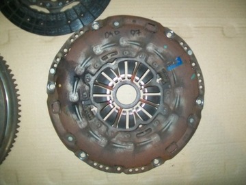 фото thumb №3, Toyota avensis t25 06-08 2.0 d4d колесо двухмассовый сцепление прижим