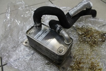 фото thumb №1, Volvo радиатор масла xc60/v60/v70xc70 31325045