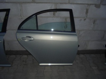 Двері праві зад toyota avensis t25 6t1 -wys- фото №1