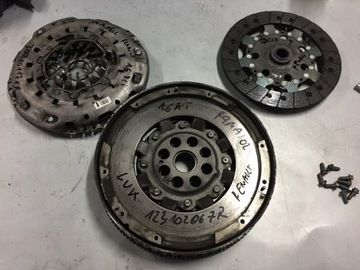 Зчеплення комплект 123102067r renault megane 1.6dci фото №1