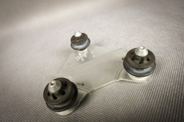 Держатель кронштейн насоса abs audi a8 s8 4h 4h0614235 фото №1