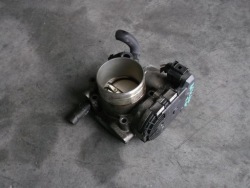 ДРОССЕЛЬНАЯ ЗАСЛОНКА vw PASSAT B5 РЕСТАЙЛИНГ 2.0 20V --