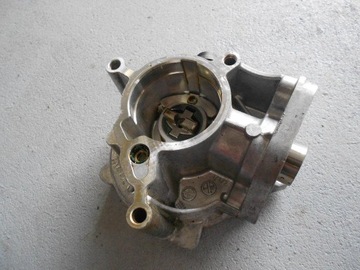 Audi a3 a4 vw golf pump vacuum 06k145100b, фото
