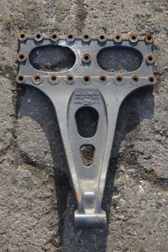 Bracket fasteners posterior thrust bridge man tgm left/ right, фото